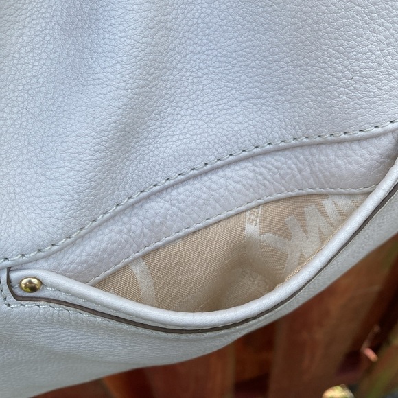 Michael Kors HandBag - Picture 7 of 8